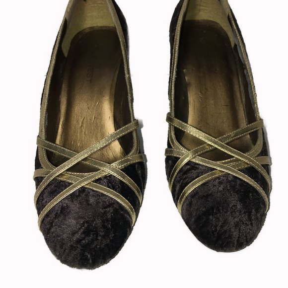 Nine West Crushed Velvet Heels with Gold Trim Size - Picture 10 of 11